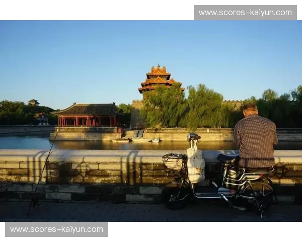 京vs:在皇城根儿的红墙下,与未来的赛博朋克撞个满怀