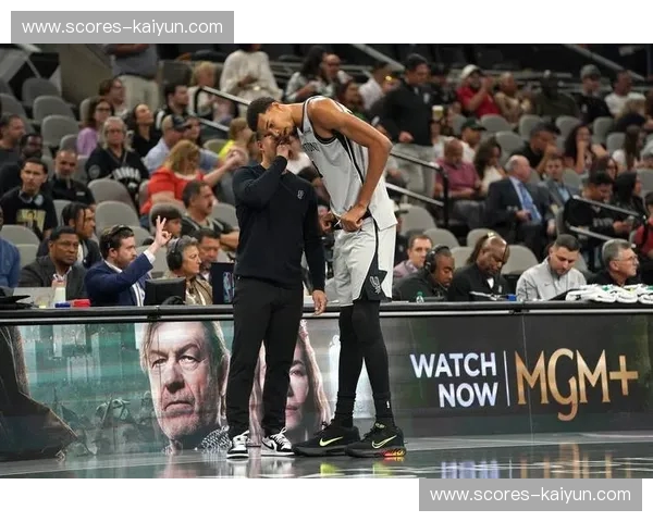 绿军铁血撞上银黑军魂:马刺vs凯尔特人录像里的篮球哲学与时代博弈